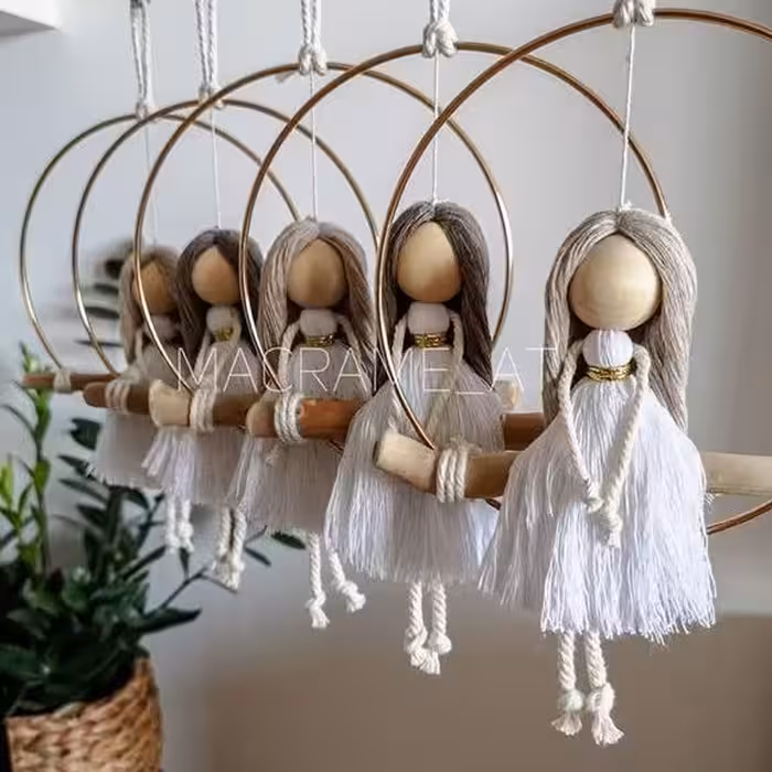 آویز عروسکی