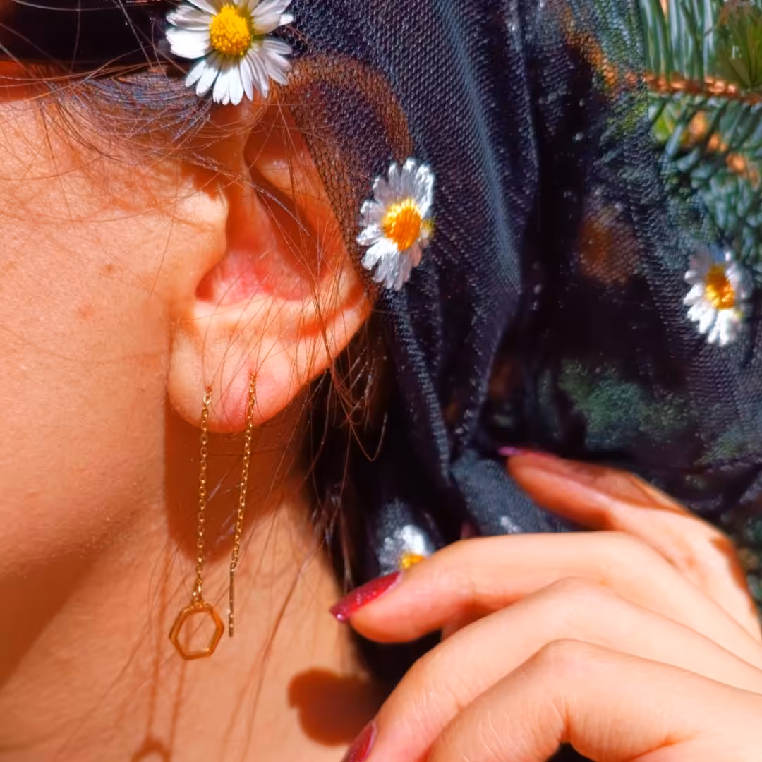 گوشواره بخیه ای شش ضلعی طلایی