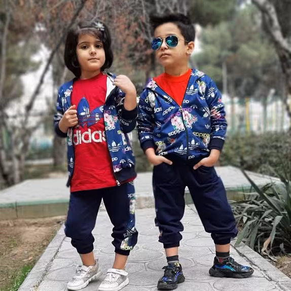 سه تیکه آدیداس