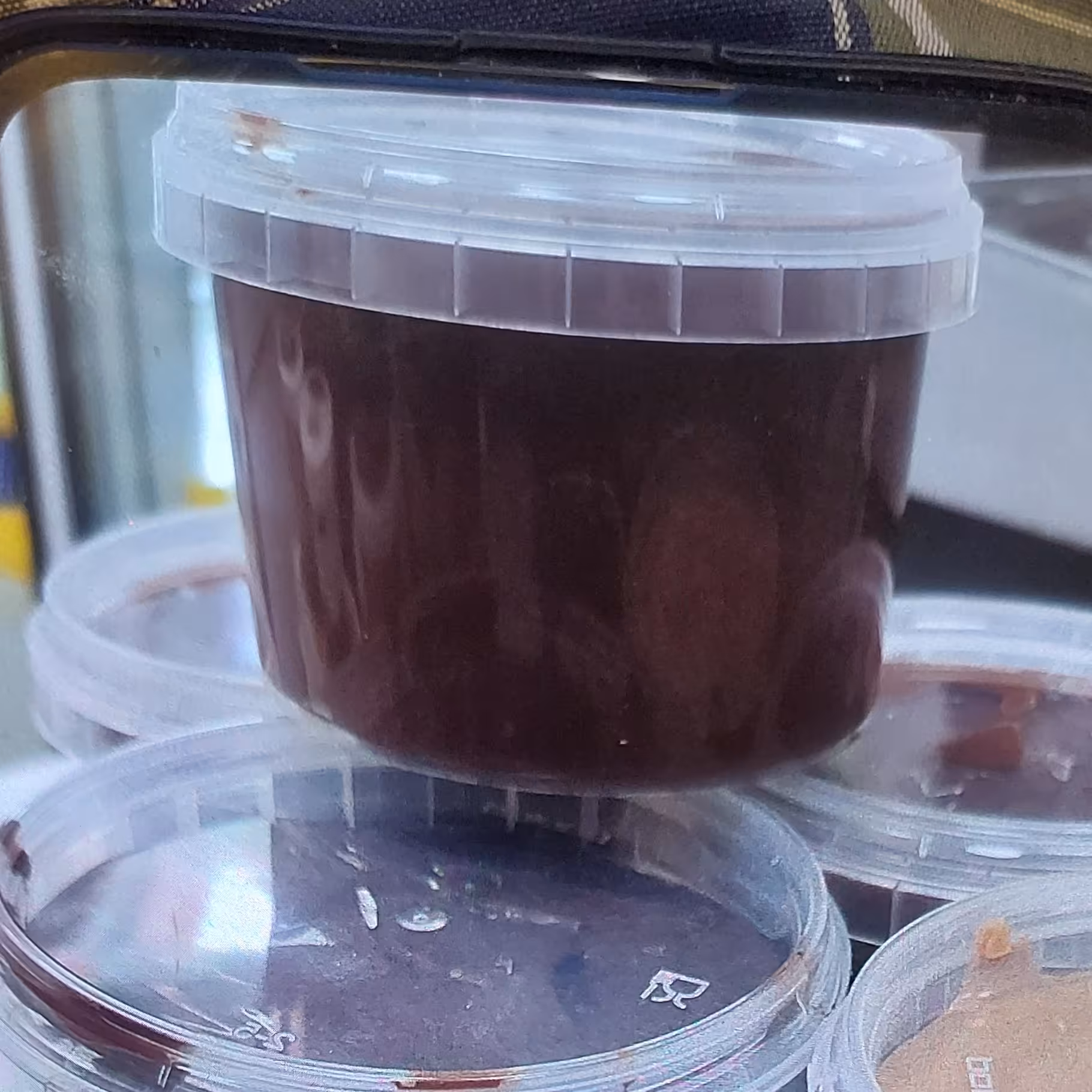 شکلات فندقی بافندق آسیاب شده درجه یک بدون افزودنی