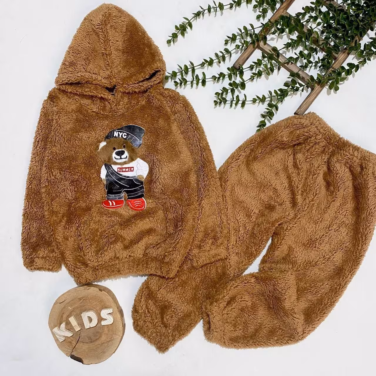 ست هودی و شلوار اسپورت شیک و دلبر جنس پولیش یه رو ضخیم رنگبندی متنوع و جذاب گرم و نرم