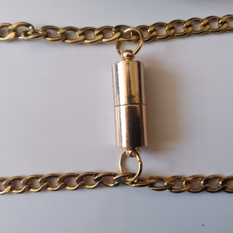 دستبند مگنتی
کارتیر طلایی
رنگ ثابت
اندازه متناسب باسایز دست شما
بسیار خوش دست و شیک