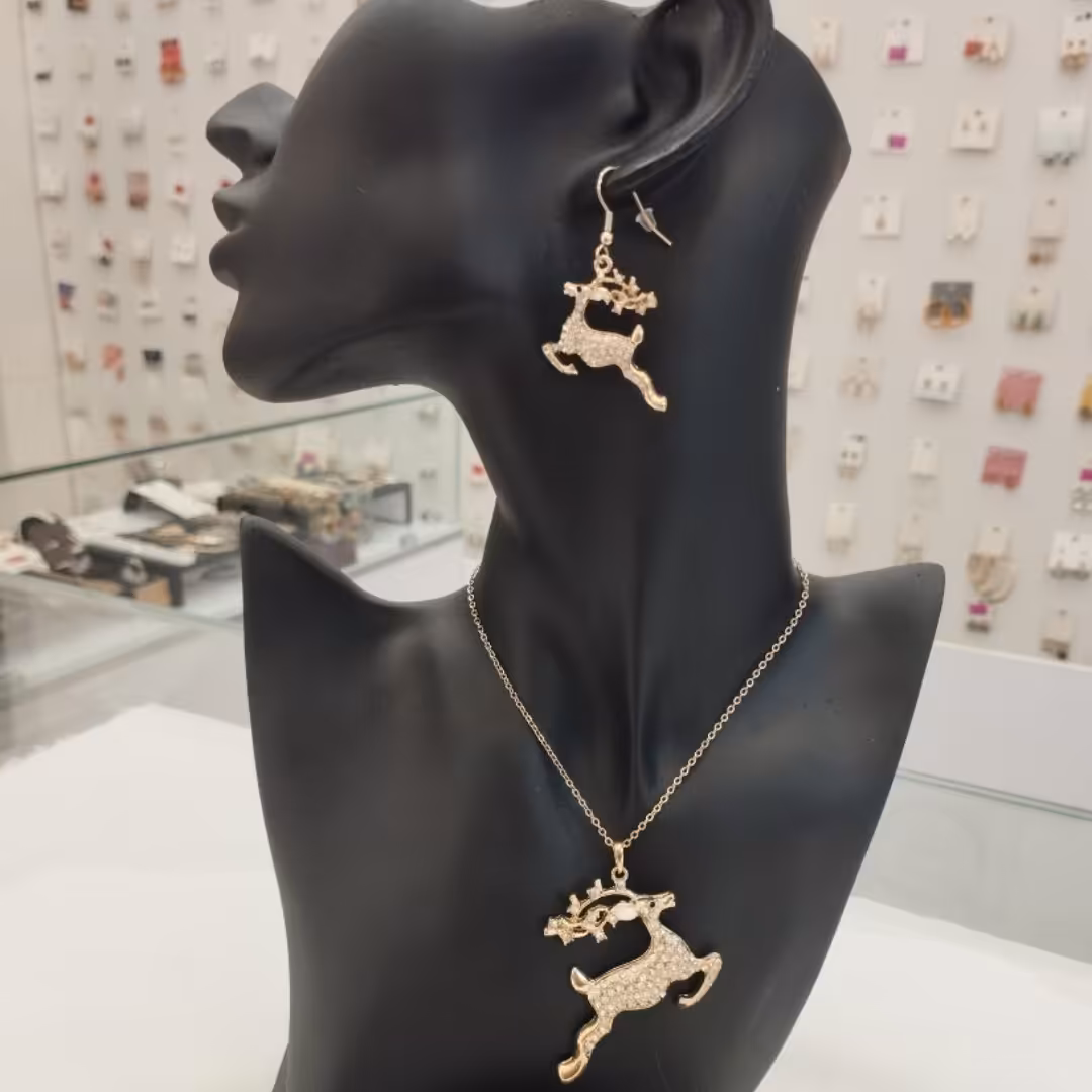 نیم ست(گوشواره . گردنبند ) طرح گوزن برند iam کشور سازنده آمریکا 