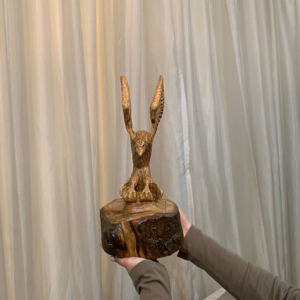مجسمه عقاب