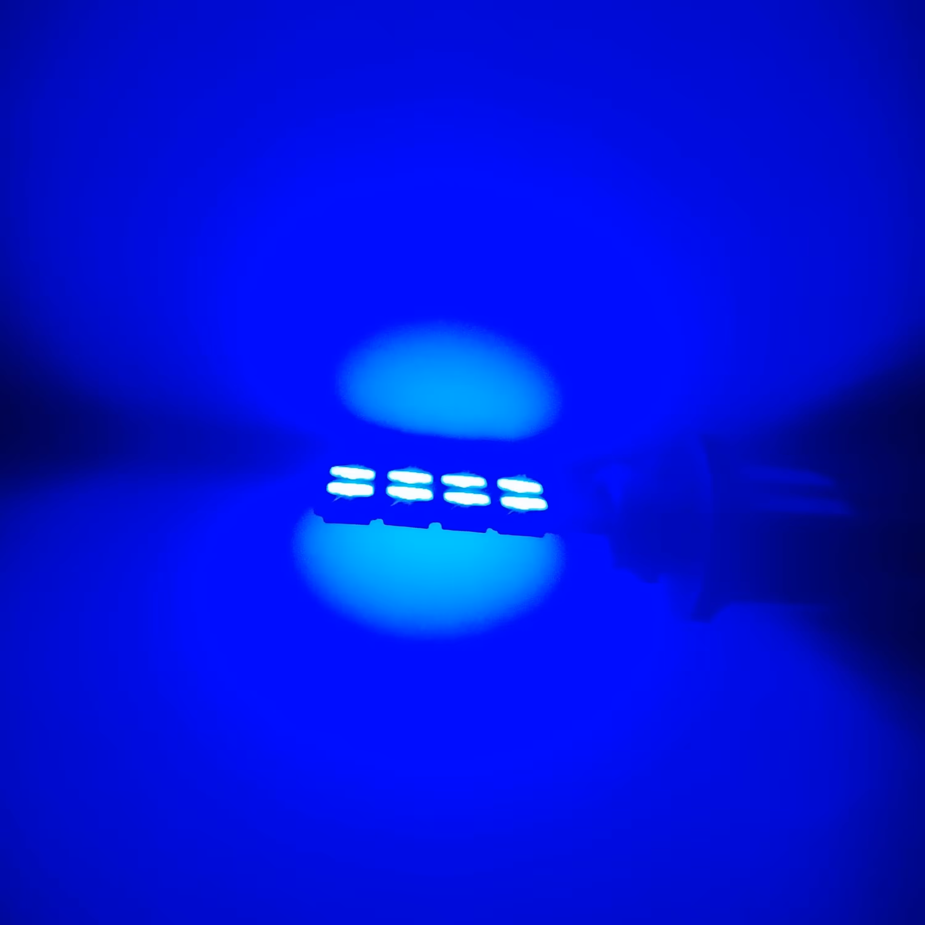 دو عدد لامپ سکن آبی mobired006