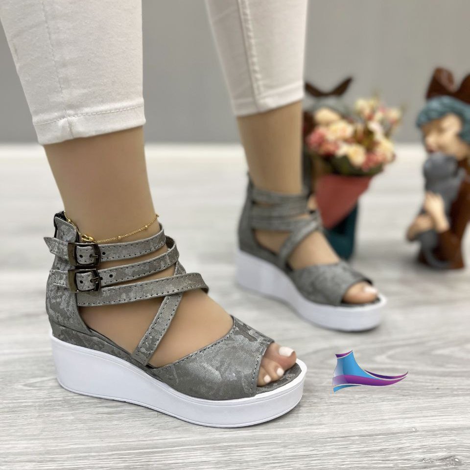 کفش صندل تابستانه مدل کلاسیک لژدار بسیار سبک و شیک کد 832