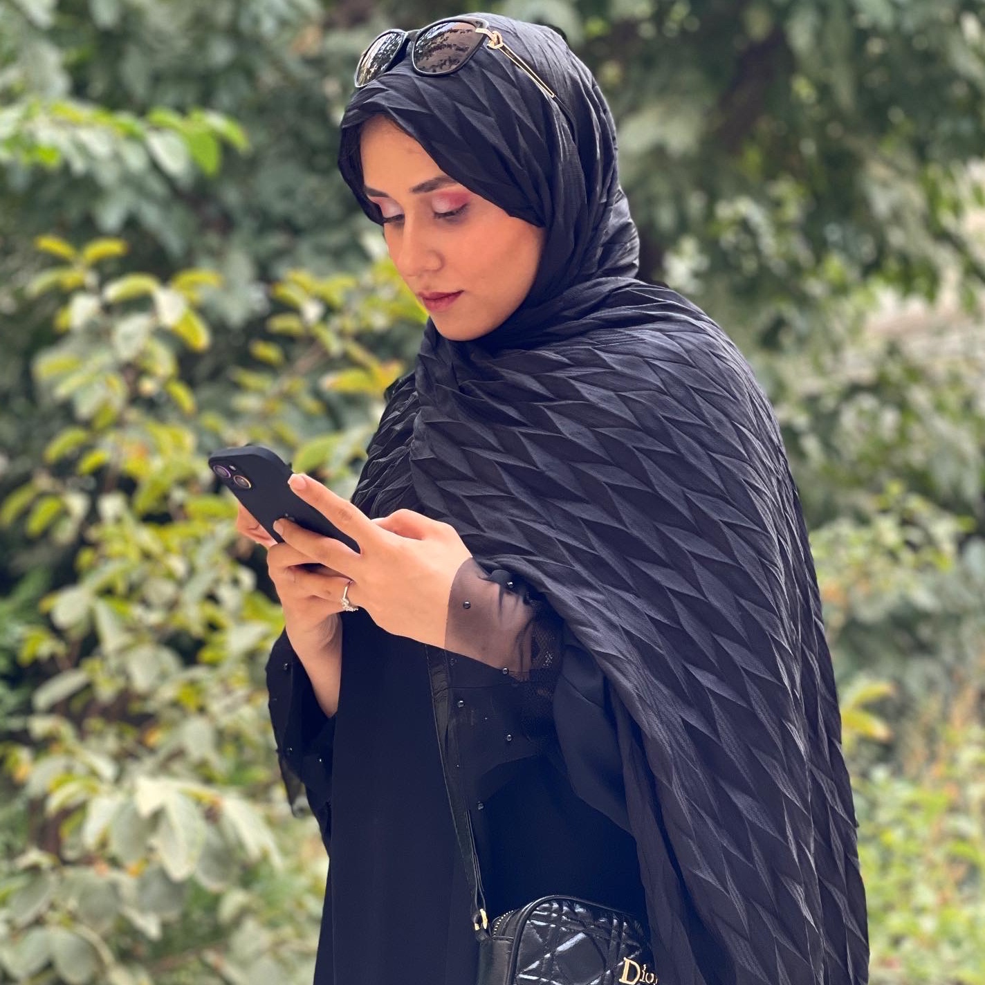 شال مشکی پلیسه نخی