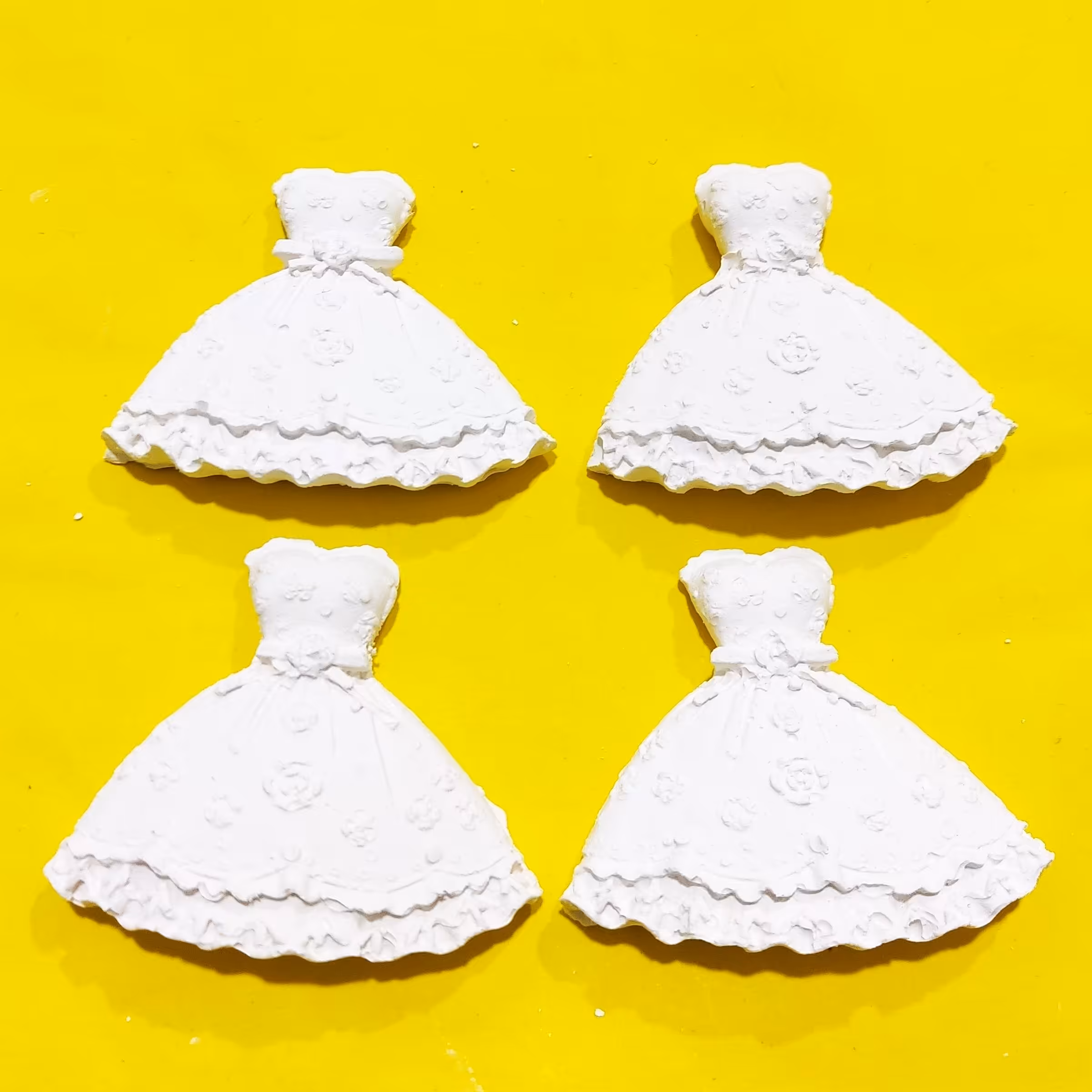 گیفت خام لباس عروس. گیفت عروسی. گیفت استند. گیفت عقد. گیفت تولد.