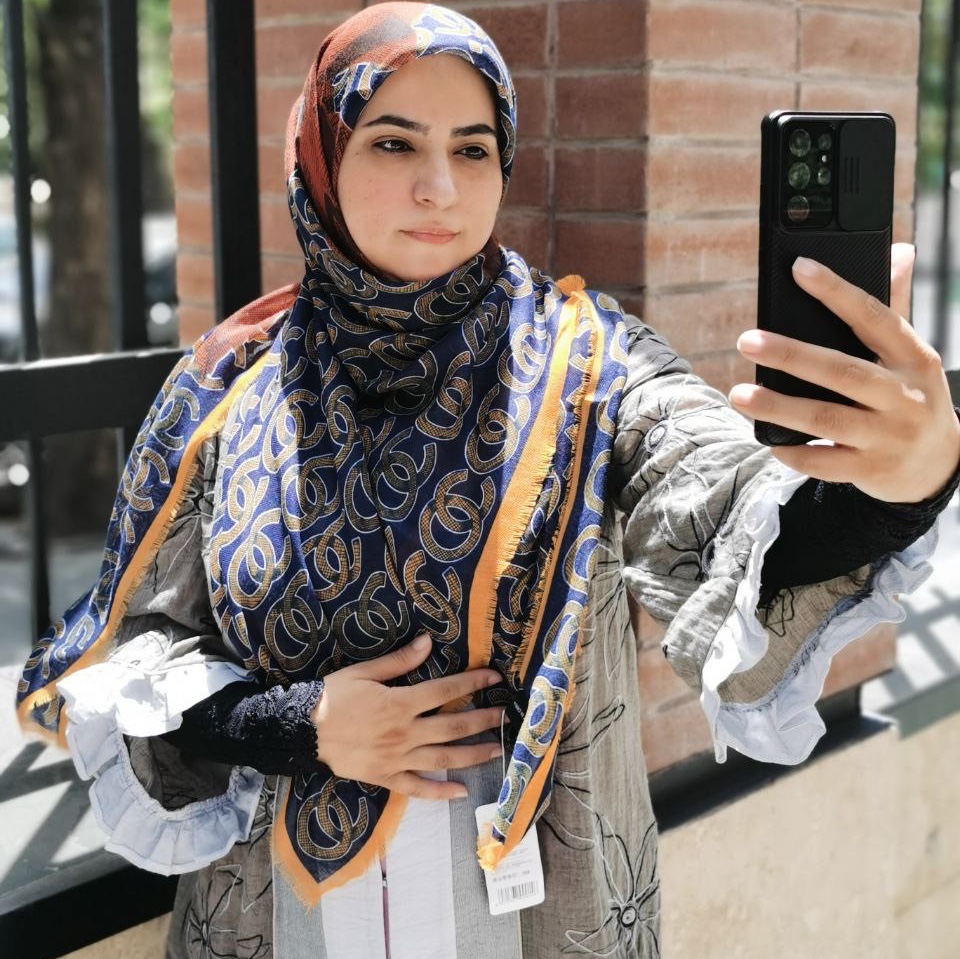 روسری نخ پنبه وارداتی دور ریش سایز 140
کیفیت عالی رنگ بندی ندارد
مناسب 4فصل
