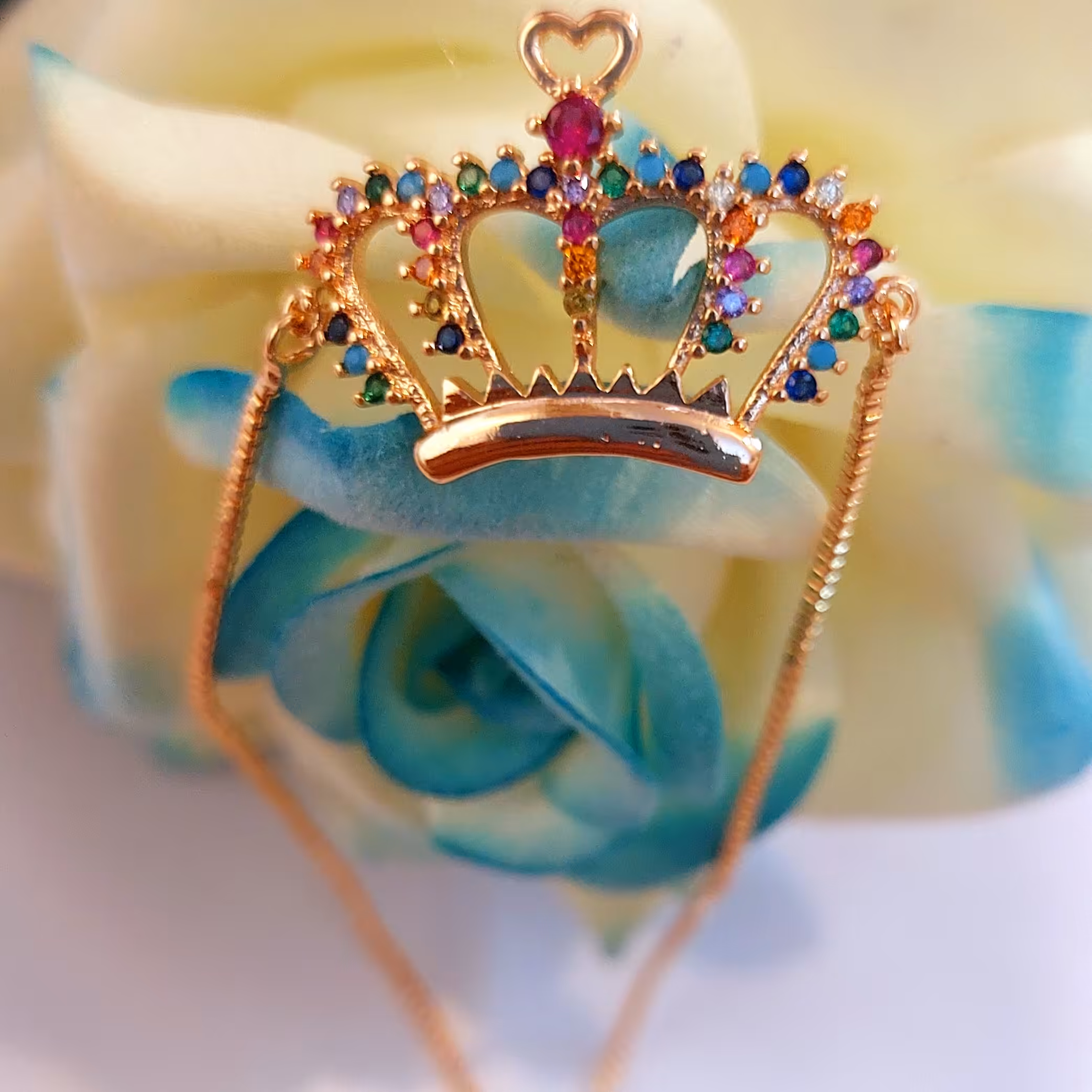 دستبند کراواتی جواهری طرح تاج نگین رنگی