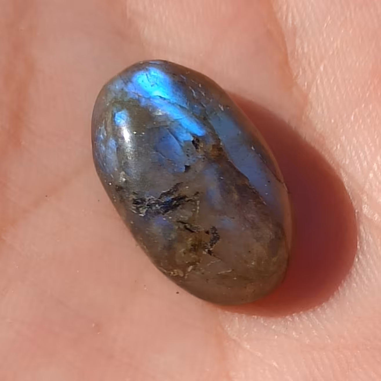 سنگ لابرادوریت اصل معدنی زیبا .