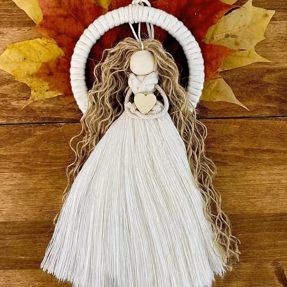 فرشته مکرومه