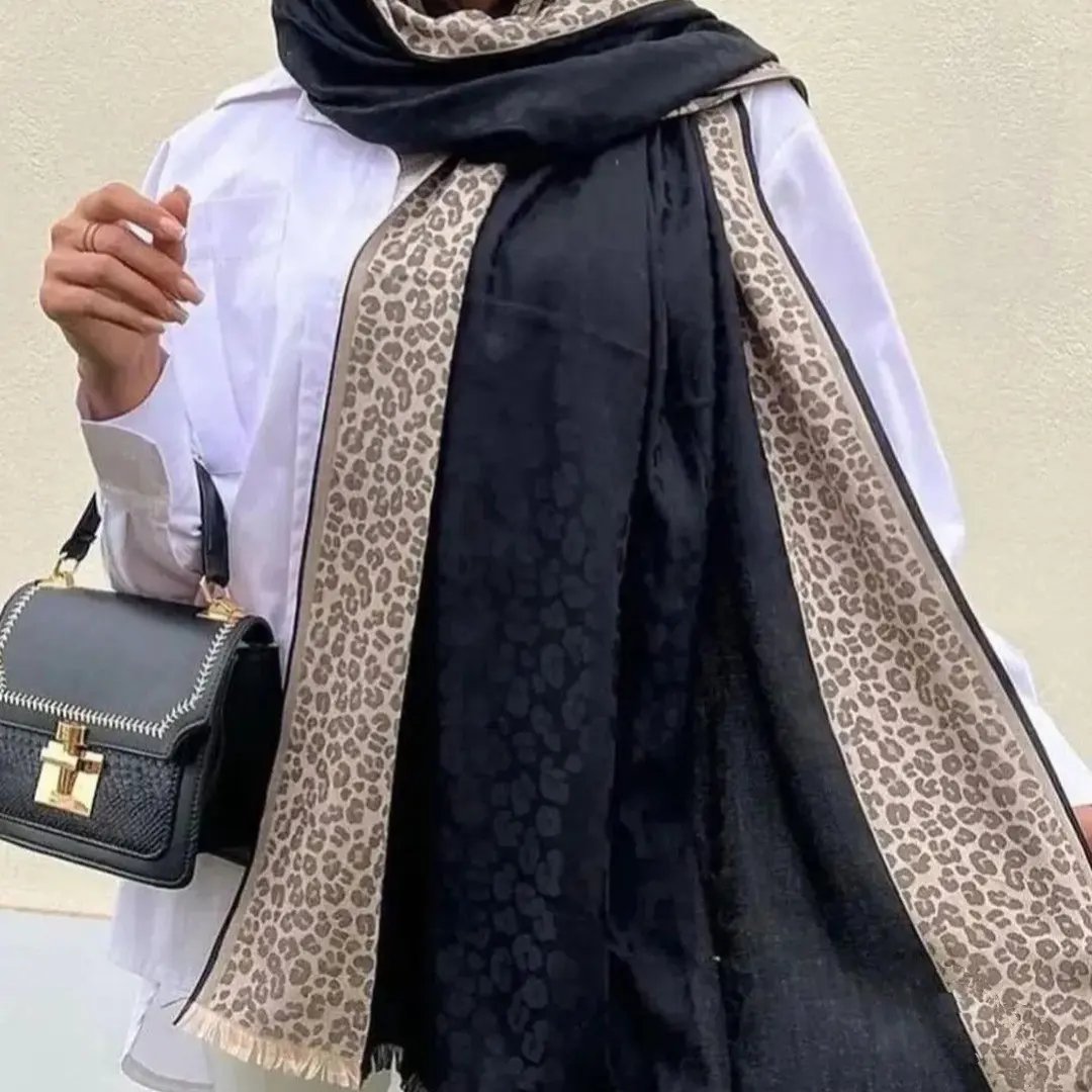شال ژاکارد حاشیه پلنگی