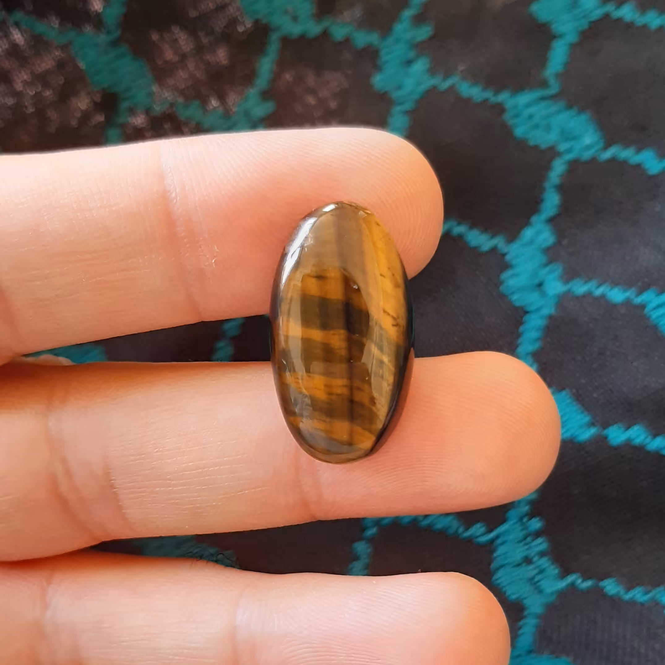 نگین چشم ببر دو رنگ معدنی و طبیعی خاص(بوقلمونی)