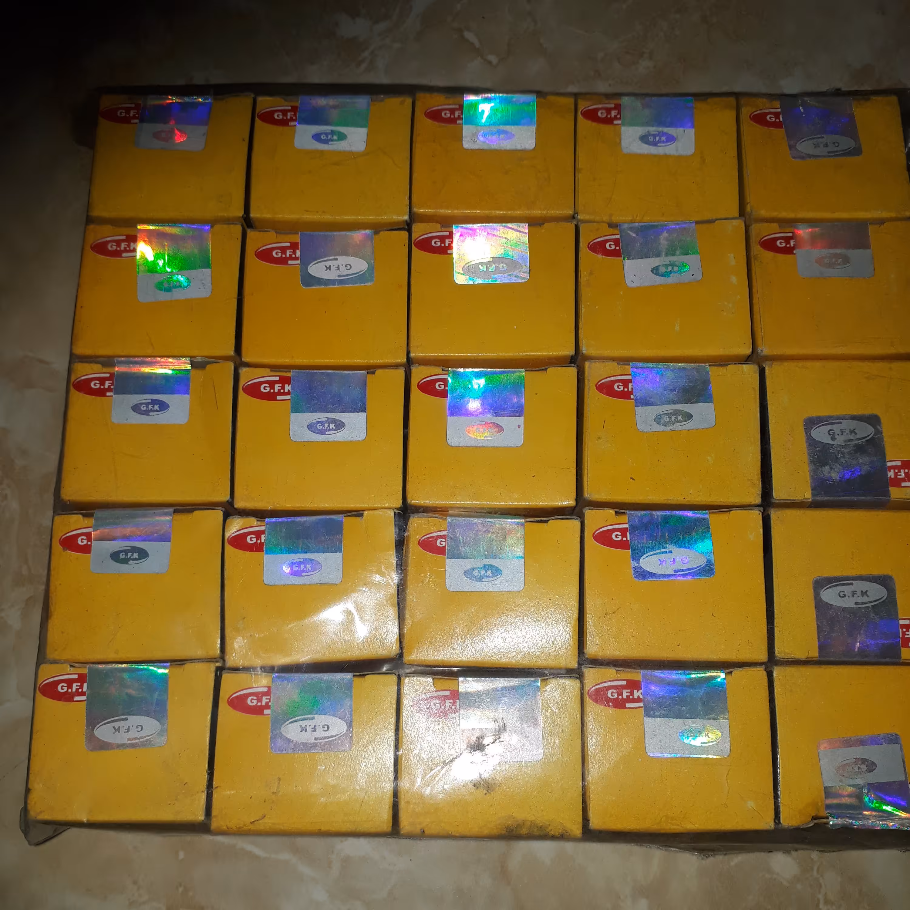 لوازم چرخ عقب 206 اورجینال کیفیت عالی و کارایی بالا مقاوم و بادوام میباشد زیر قیمت بازار بفروش میرسد 