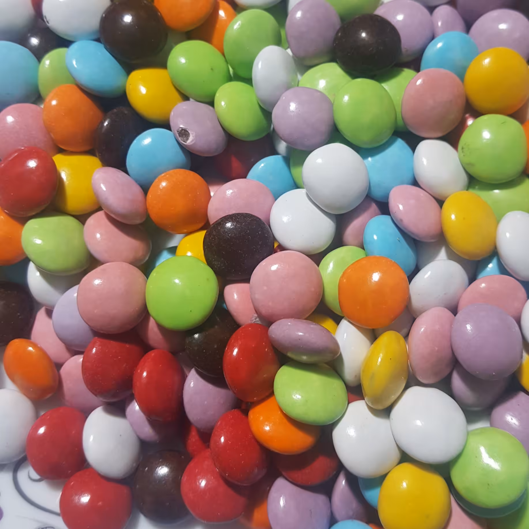 اسمارتیز  ( دراژه روکش دار کاکائویی )