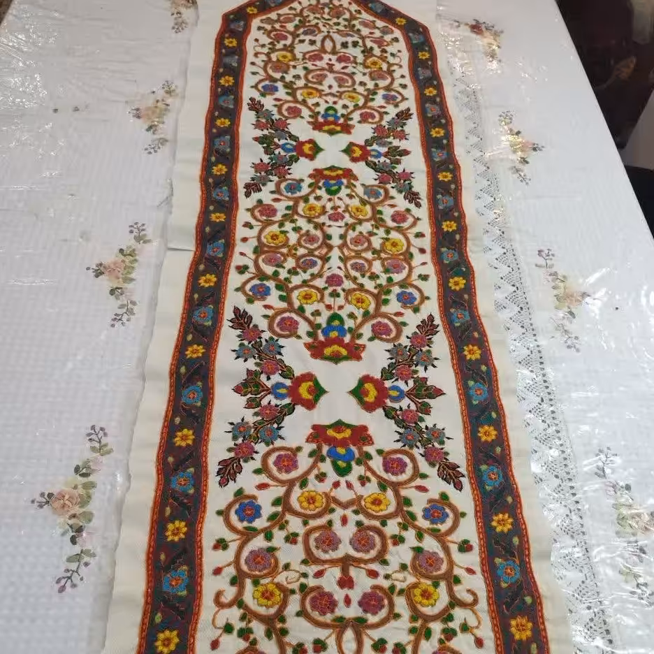 رانر .یا رومیزی نیم متر در 2متر سفید پشم درجه یک .