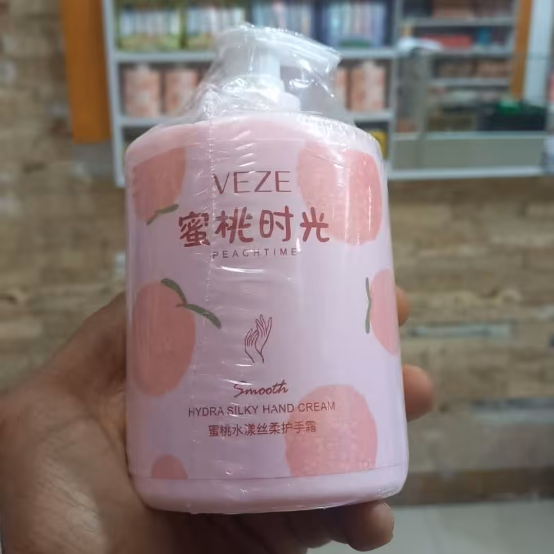 
کرم آبرسان VEZE
اسانس هلو
پمپی
مقرون به صرفه 450g
