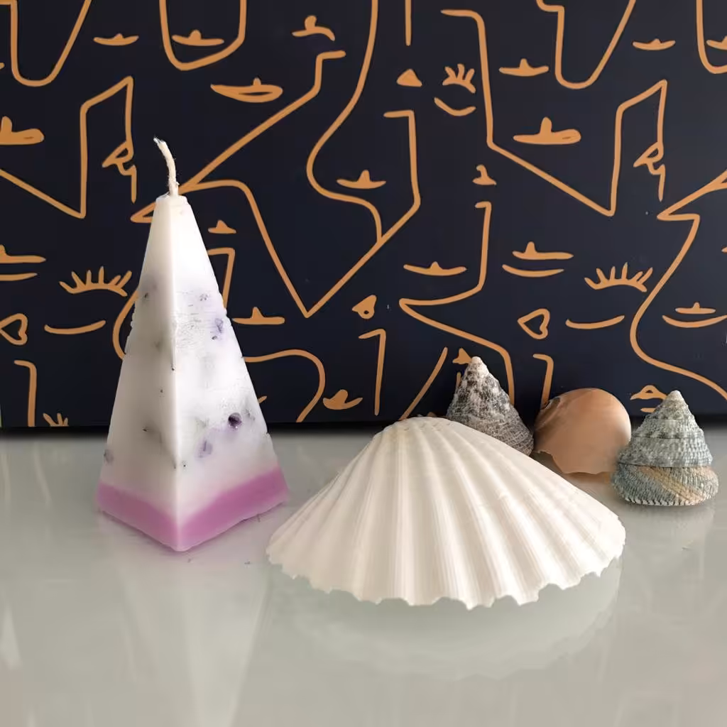 شمع مدل چهار گوش هرمی