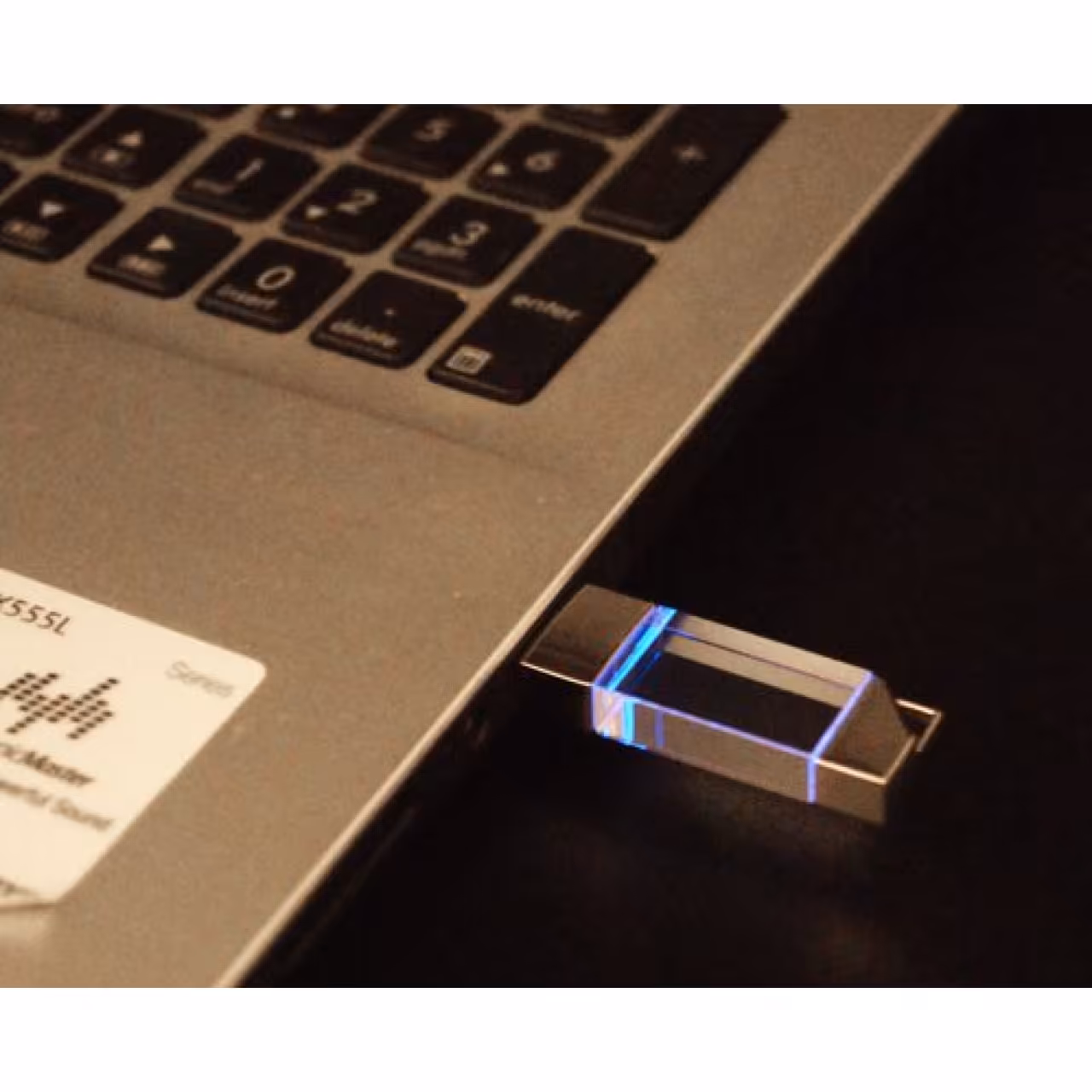 فلش مموری کریستالی ظرفیت 16 گیگابایت مدل جاسوئیچی دار