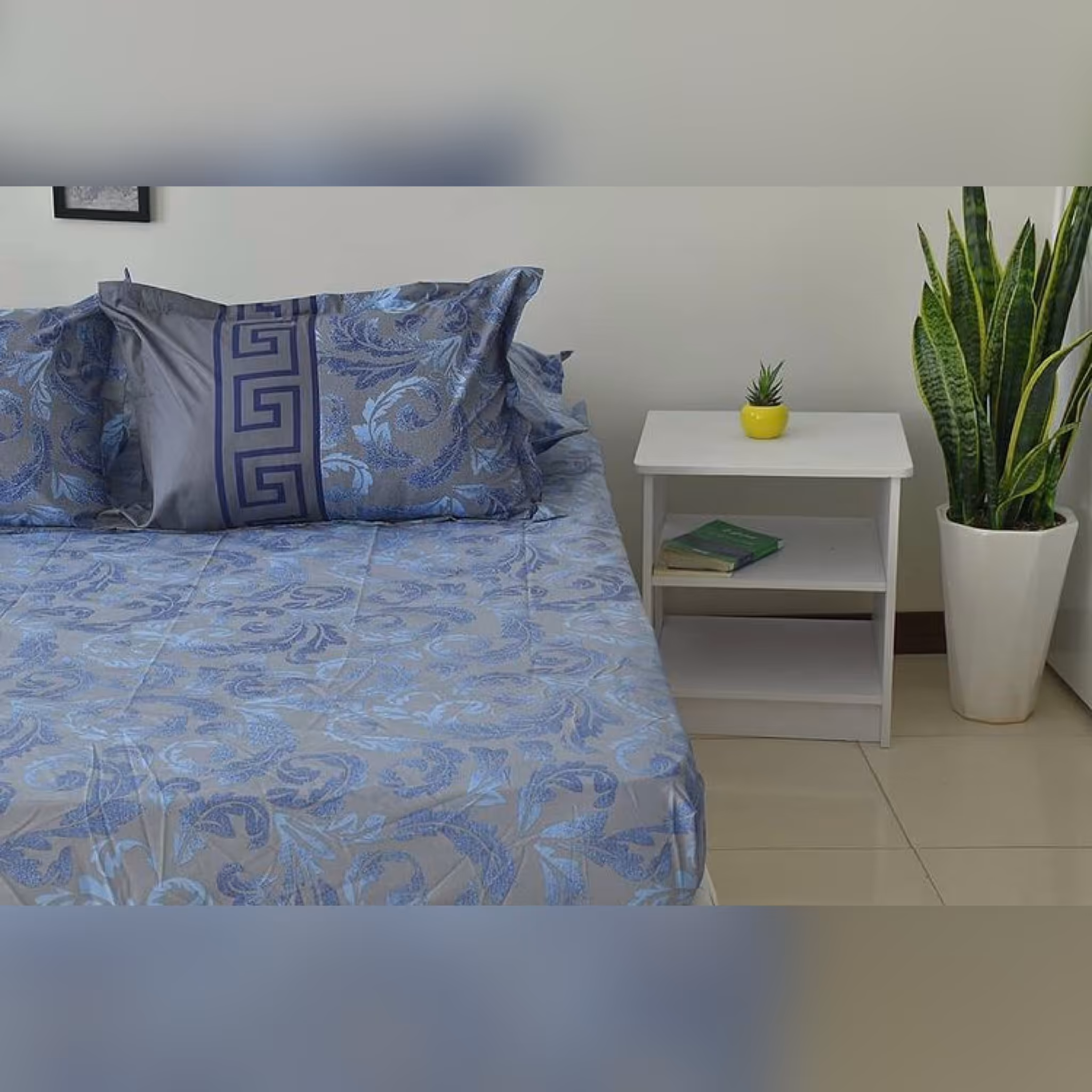نیم ست روتختی از پارچه فیلور 100  درصد نخ طرح ورساچه برواگالری برای تخت دونفره 