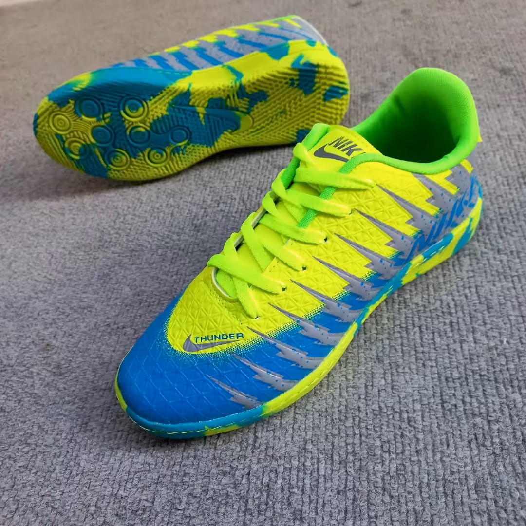 کفش سالنی نایک آدامسی