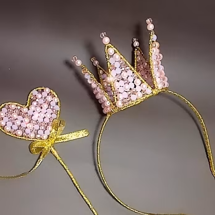 تاج تلی گلابتون با چوبدستی قلب