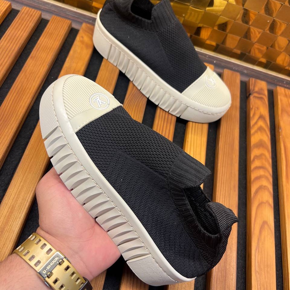 کتونی
کد 790
قالب استاندارد
شیک و راحت
Size 37 ta 40