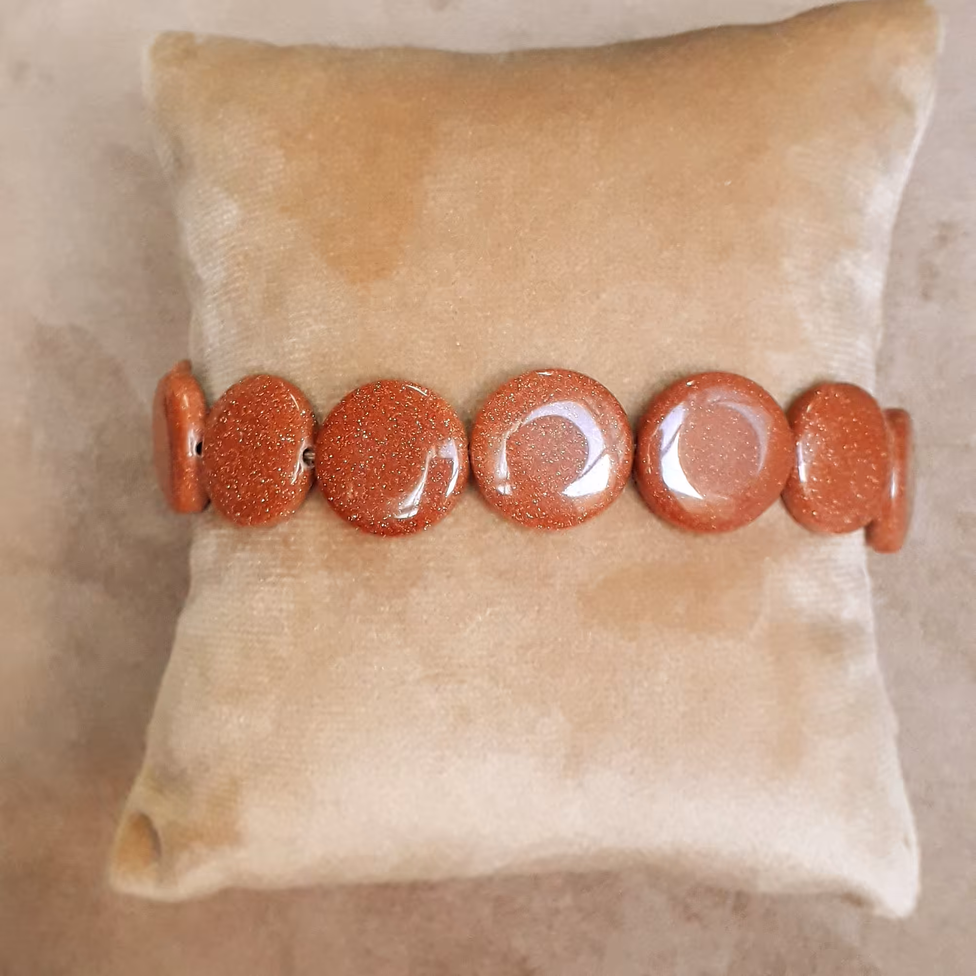 دستبند بسیار زیبای سنگ دلربا عسلی