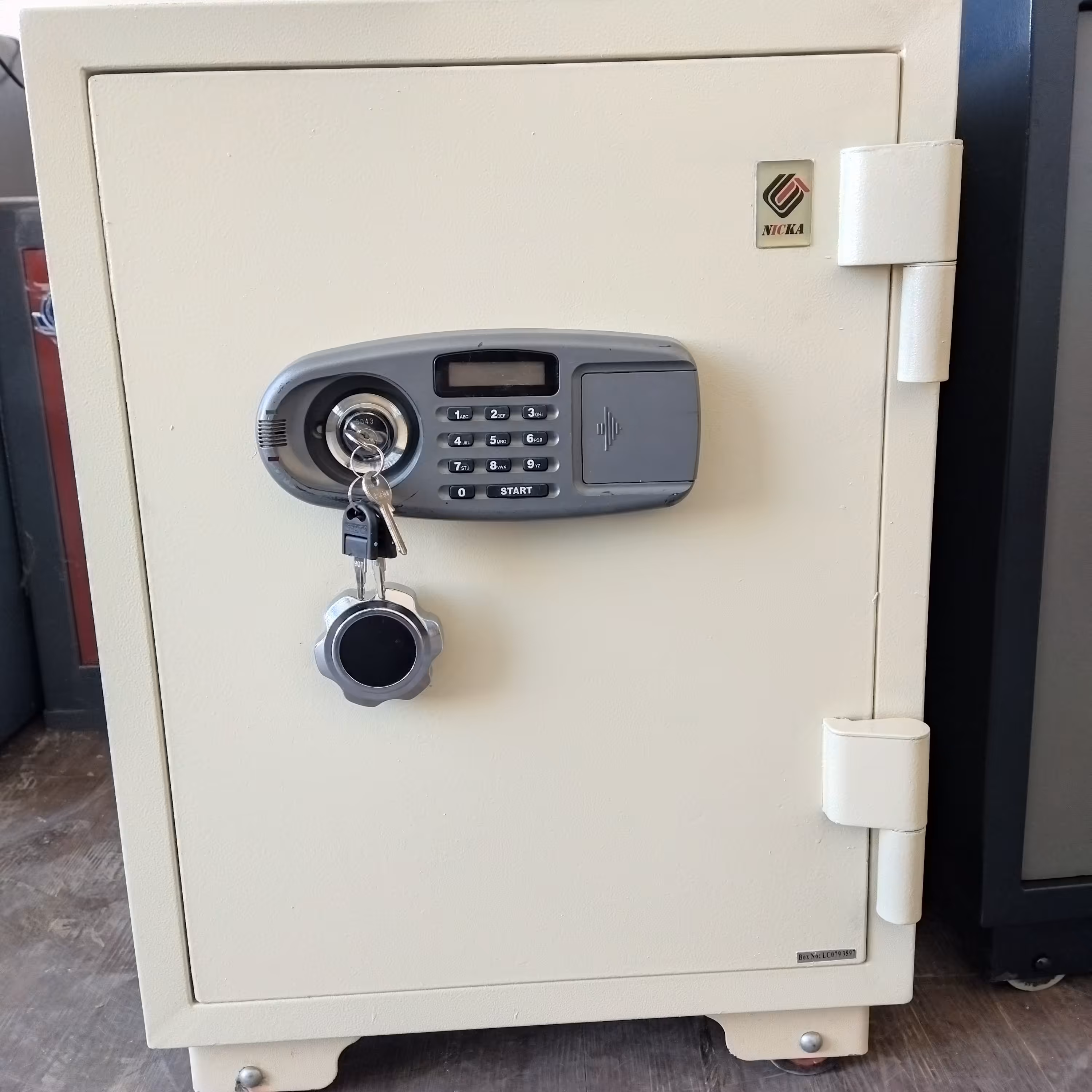 گاوصندوق کُره ای نیکا رمز دیجیتالی 