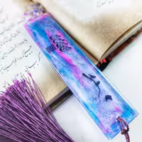 نشانگر کتاب رزینی هیچ با منگوله (دستساز)