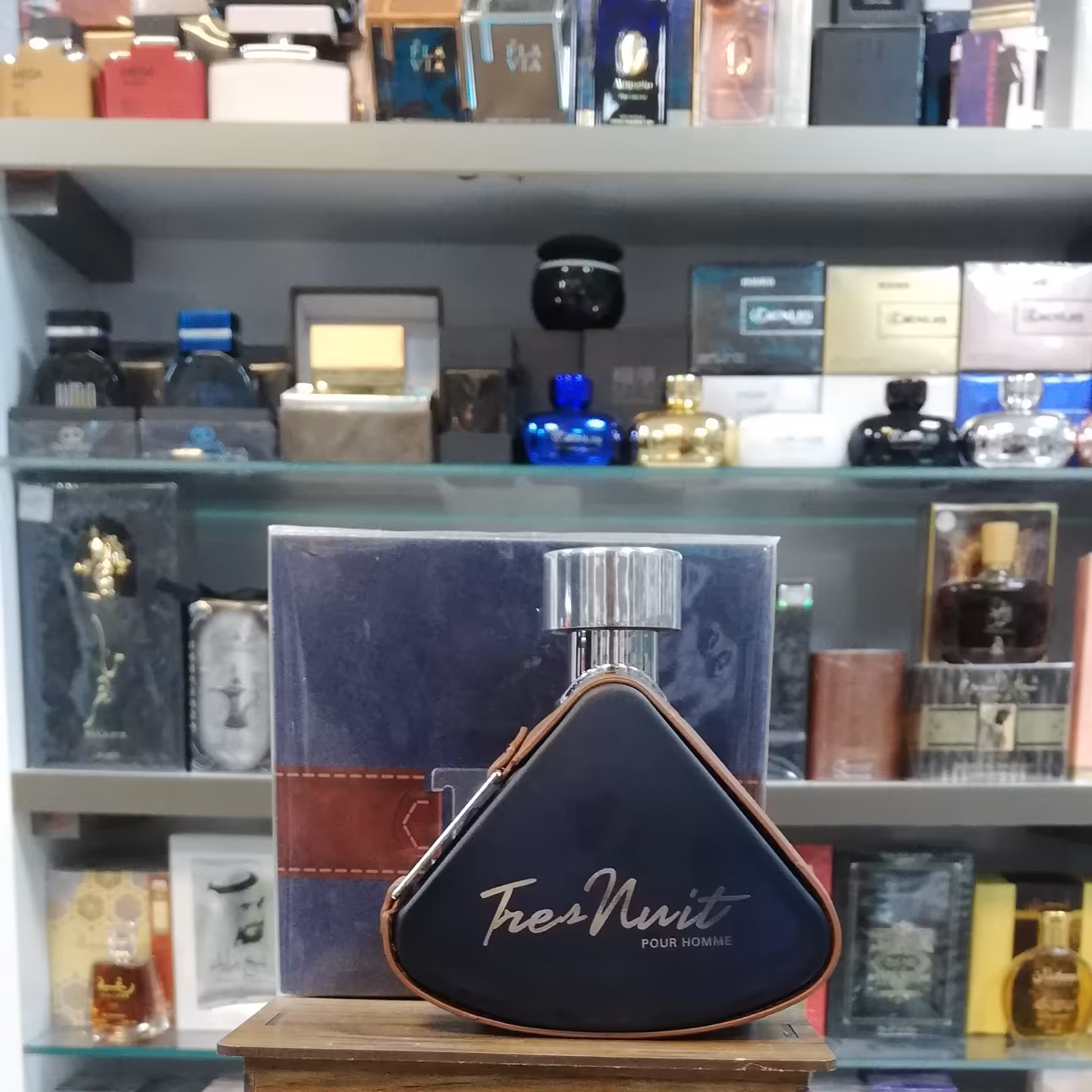 
ARMAF - Tres Nuit
 عطر ادکلن آرماف ترس نویت
مردانه 