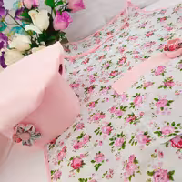 پیش بند و کلاه آشپزی