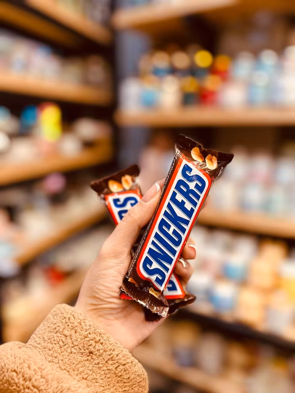 شکلات مغزدار اسنیکرز