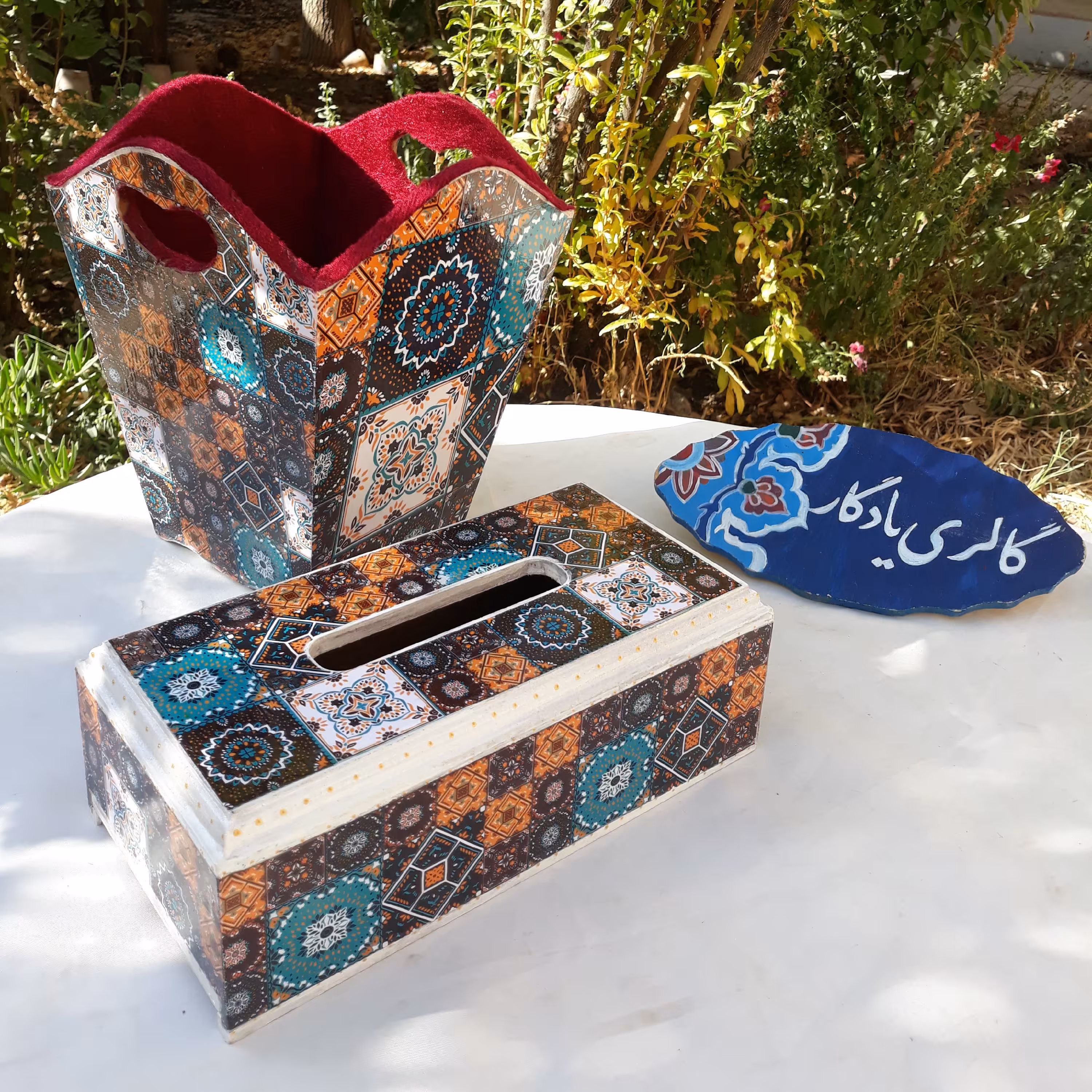 جادستمالی و سطل پذیرایی چوبی با طرح سنتی