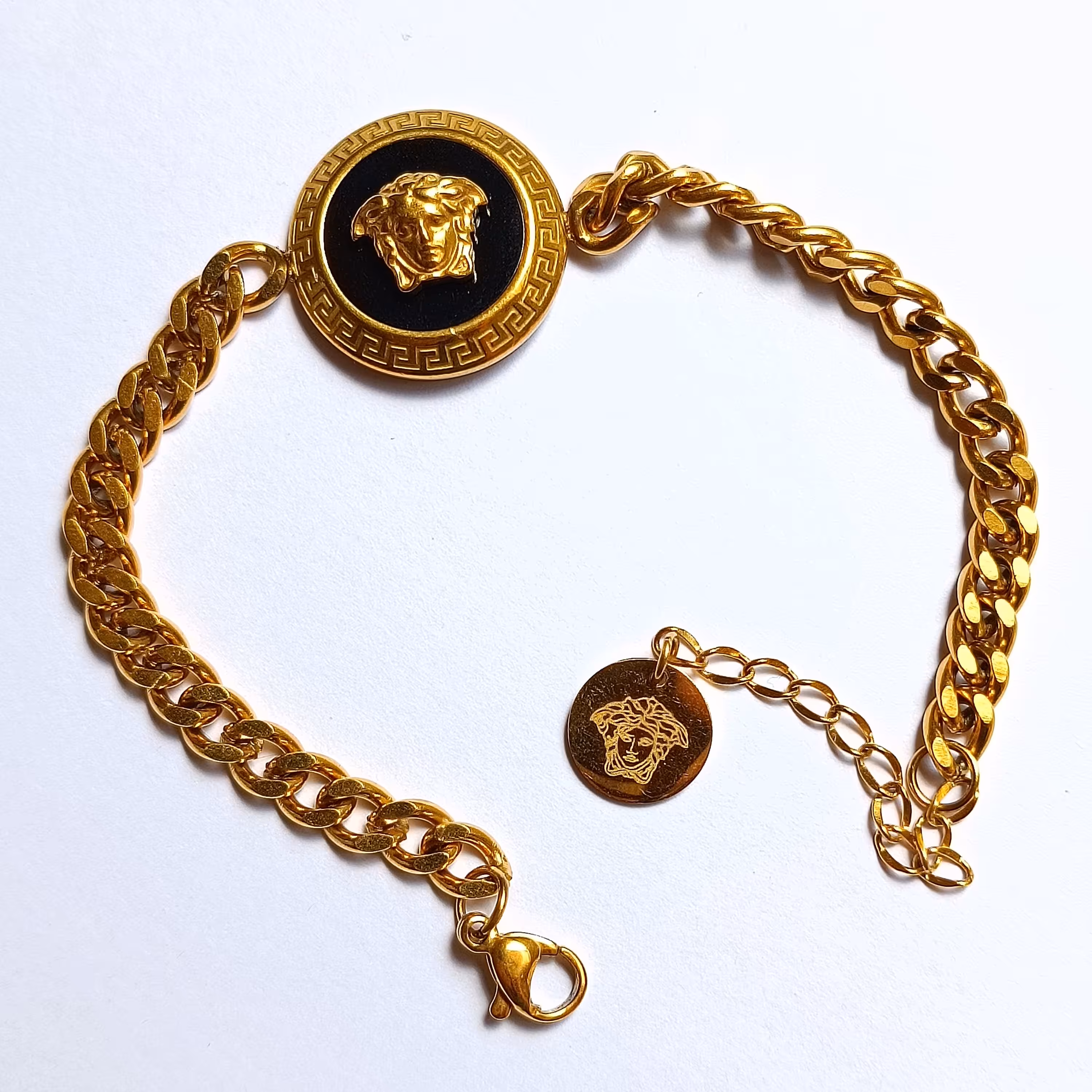 دستبند کارتیه ورساچ رنگ ثابت