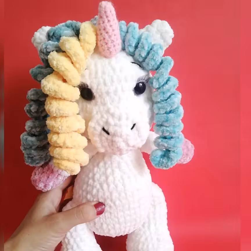 عروسک دستبافت 