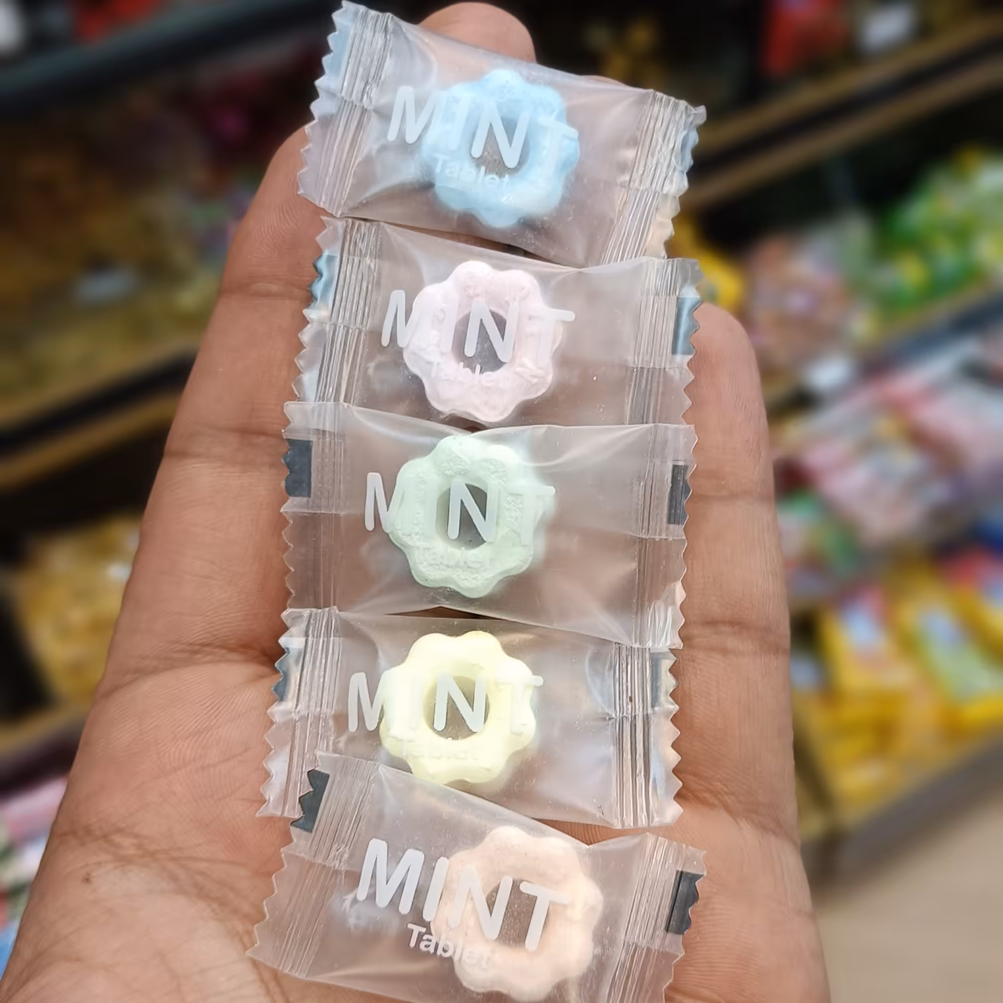 شکلات آبنبات نعنایی خنک کننده قرص نعنا آدرین 500 گرمی آجیل و خشکبار مهران 