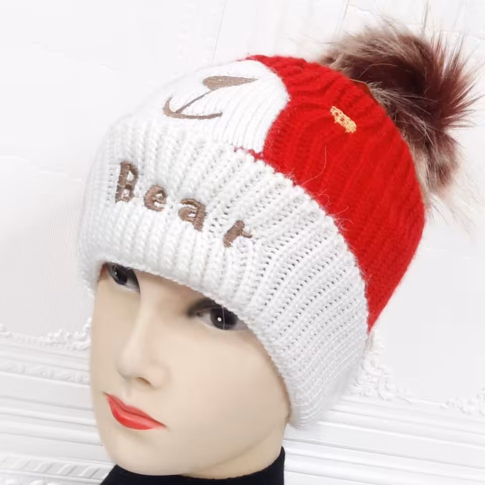 کلاه بافت پسرانه  تو خزدار رنگی پوم دار