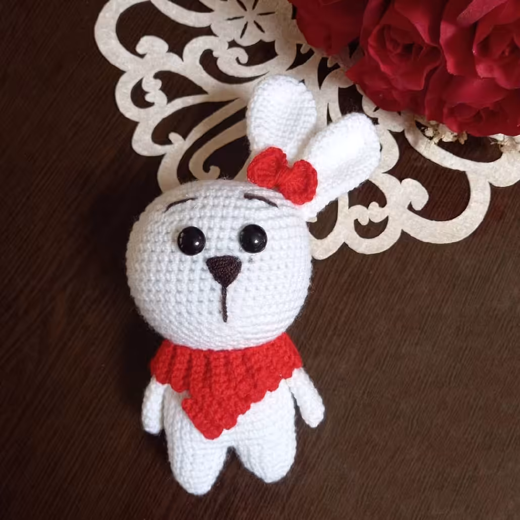 عروسک بافتنی خرگوش خجالتی