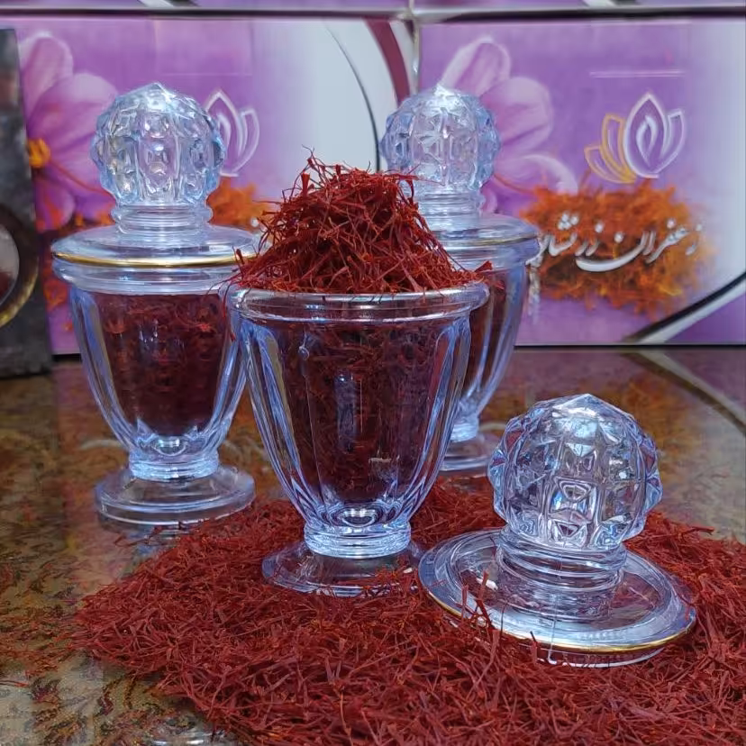 زعفران نگین سرگل ،درظرف کریستالی