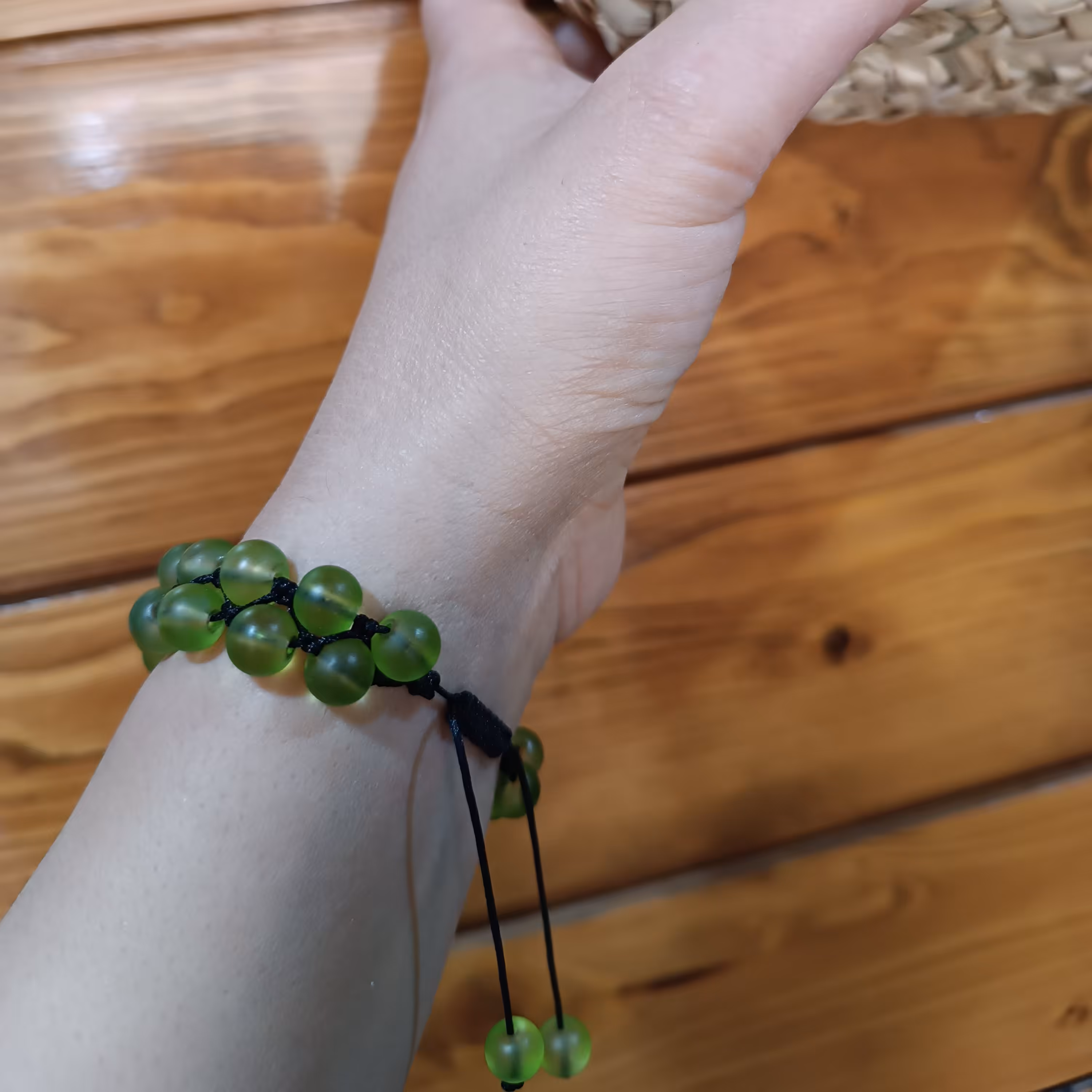 دستبند سنگی اونیکس .سفارش ساخت در رنگهای مختلف و سنگهای مختلف با قیمتهای متناسب با جنس سنگ 