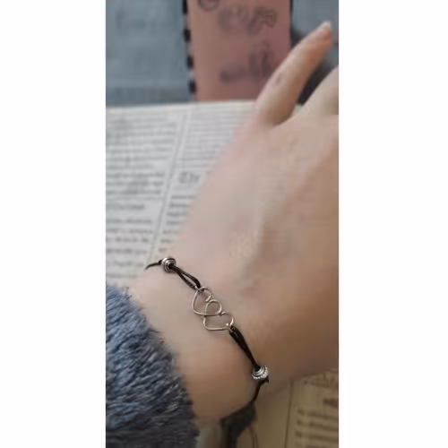 دستبند چرم و مفتول
طرح ساده و جذاب 