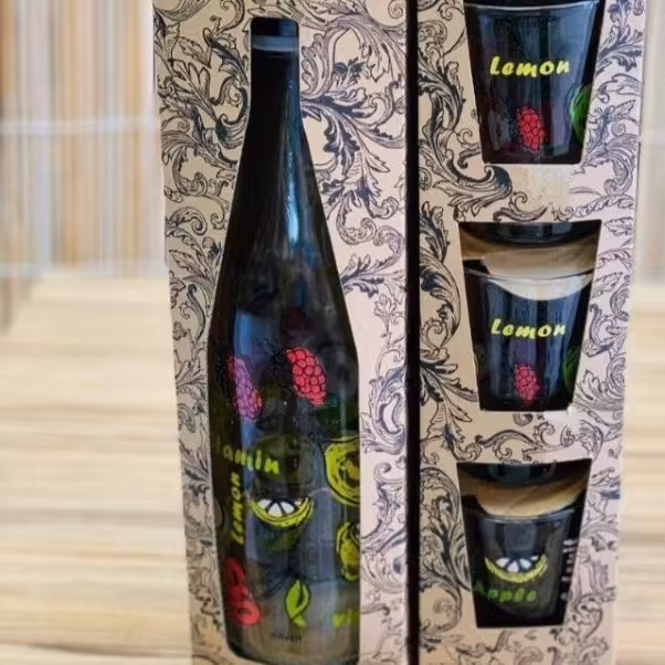 بطری و لیوان