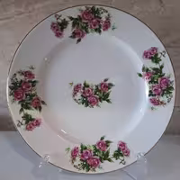 پلو خوری  گل سرخی مارک مقصود