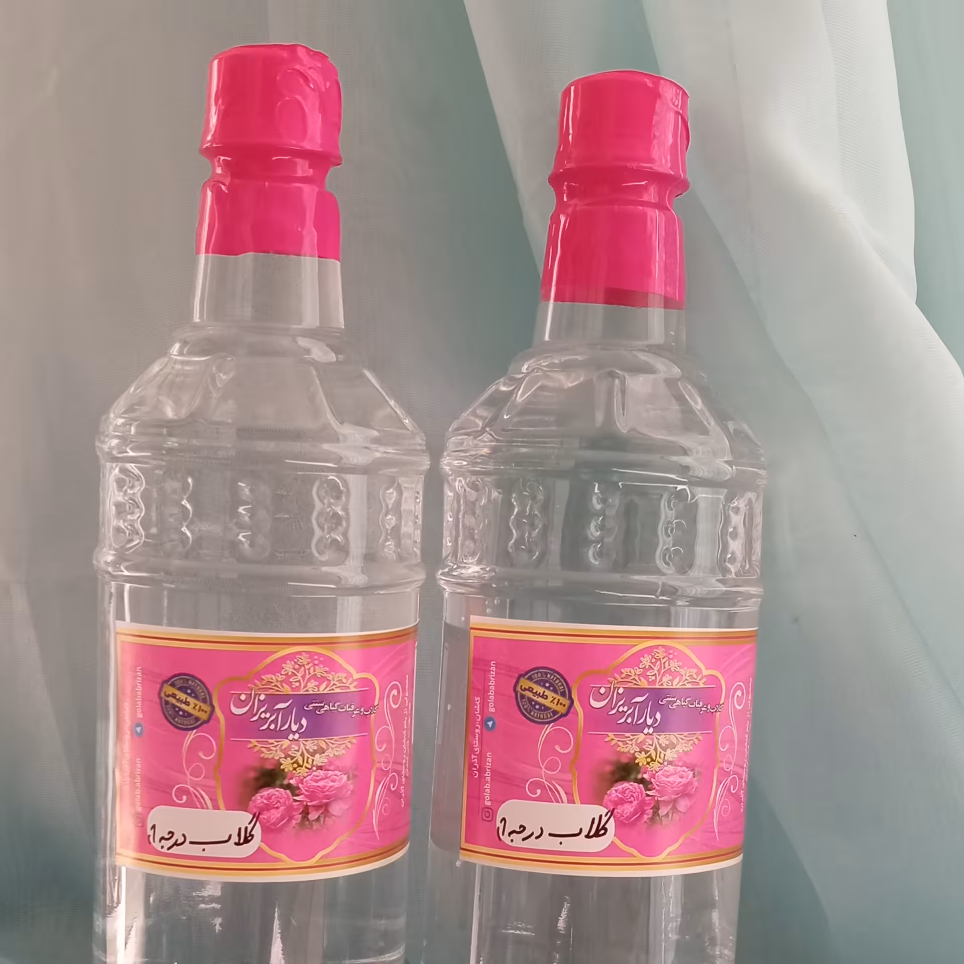 گلاب سنتی از بام کاشان روستای آذران مهد بهترین گلاب منطقه کاشان 