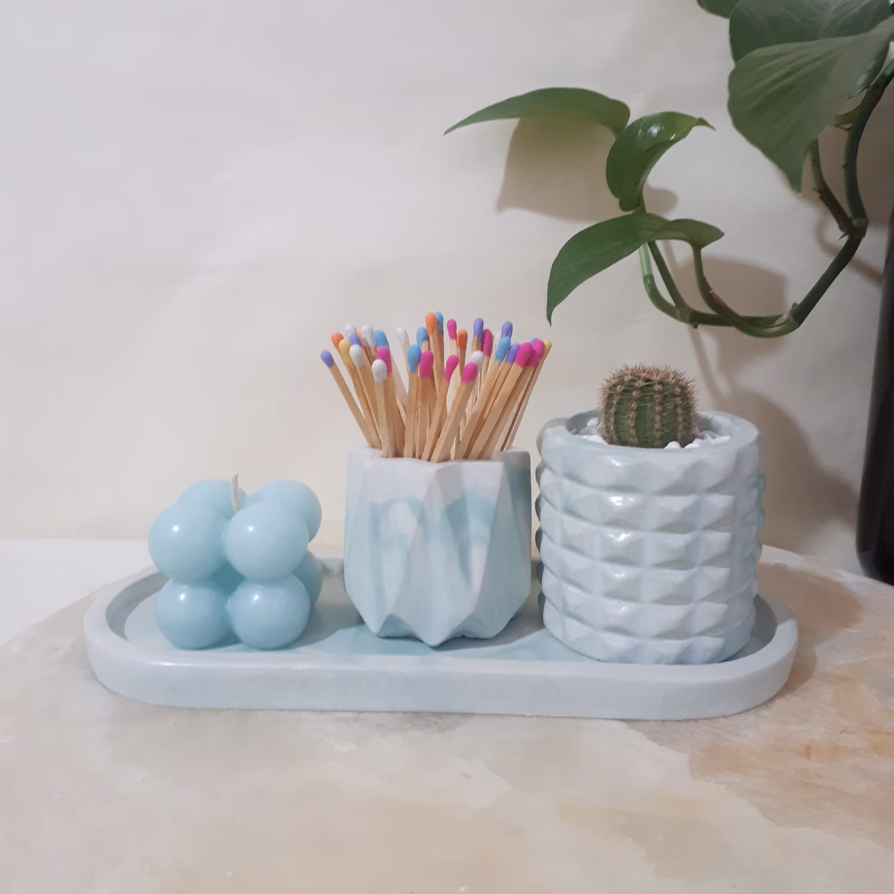 ست بتنی ابروبادی به همراه شمع روبیک (تک و عمده )