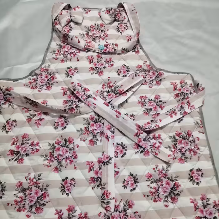 پیش بند آشپزخانه دراندازه  ومدل هایی مختلف قابل سفارش جنس پارچه تترون و پشت کارمشما