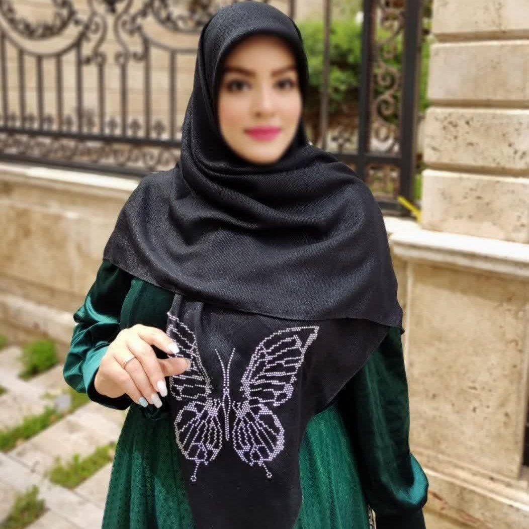 روسری نخی مشکی لمه دار نگین کاری
دور دوخت
کیفیت بی نظیر
قواره: 120