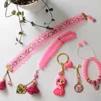 ست عبادت صورتی دستبند، تسبیح، گیره روسری، جاکلیدی و نشانگر قرآن💗💗